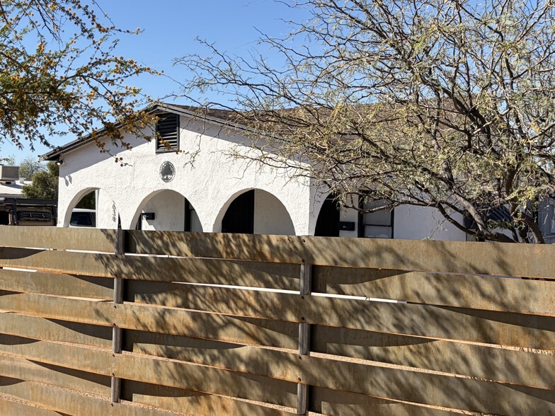 Building Photo - River Loft Bungalows on Warren+9th
