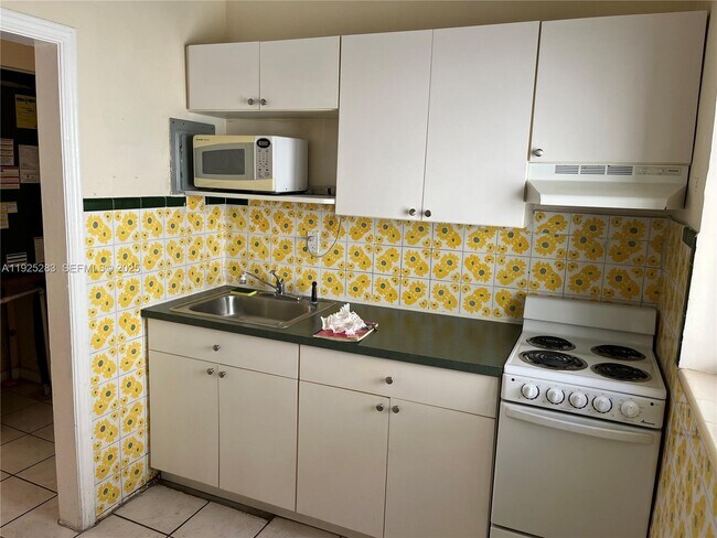 Building Photo - 1035 SW 3rd St