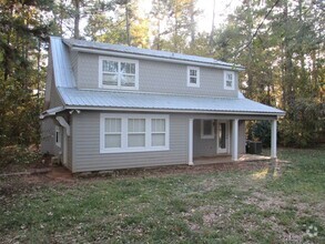 Building Photo - 3 Bedroom Country Cottage