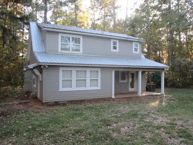 Primary Photo - 3 Bedroom Country Cottage