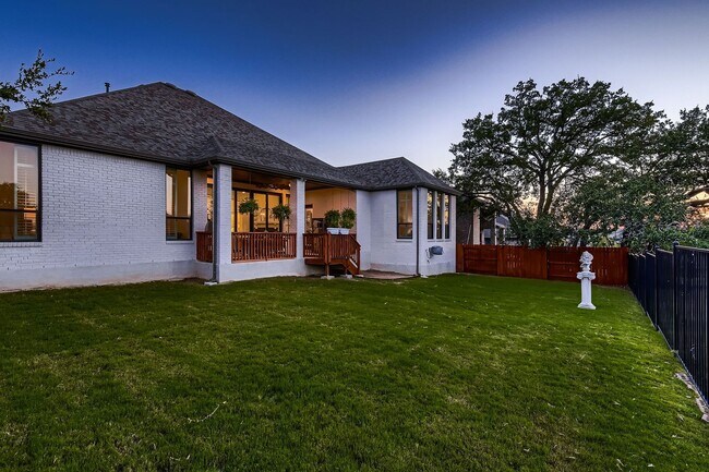 Building Photo - Available Now: Gorgeous 4 Bed/3.5 Bath wit...