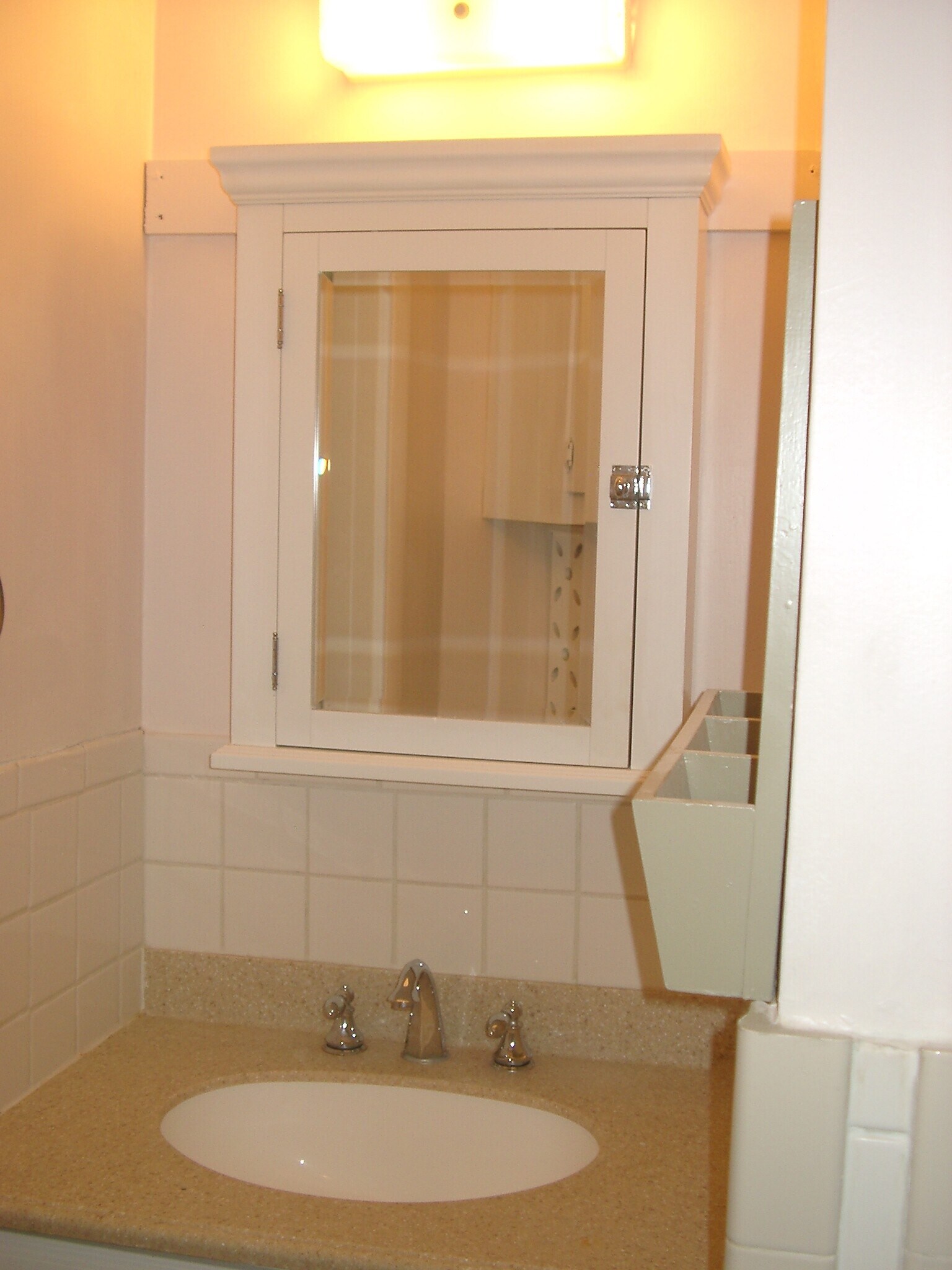 Bathroom fully tiled - 638 Gilcrest Rd