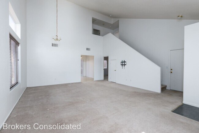 Building Photo - 3 br, 2.5 bath House - 925 Rivers Bend Dr.