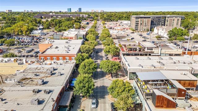 Building Photo - 2019 N Prairie Ave