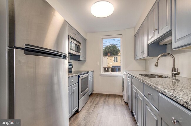 Building Photo - 1234 31st St NW