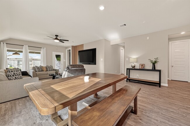 Building Photo - 20223 Sagebrush Hollow Dr