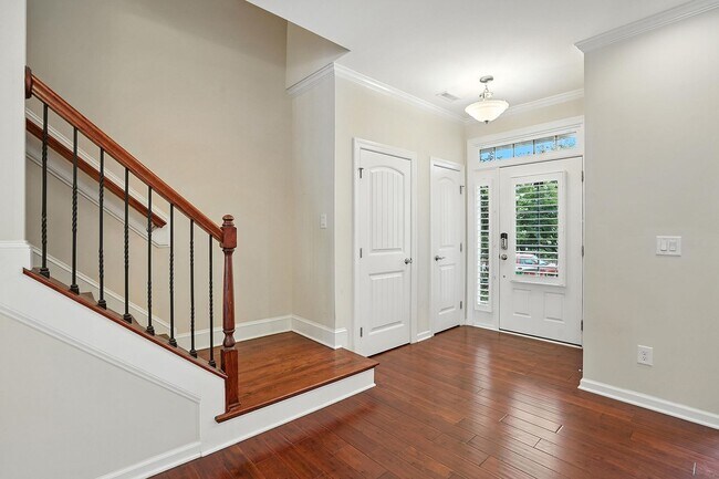 Building Photo - ABSOLUTELY GEORGOUS 2 STORY TOWNHOUSE IN CARY