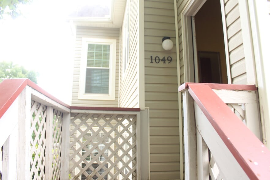 Building Photo - 1049 Stones Throw Dr NW