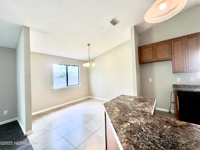 Building Photo - 8475 Seton Ct