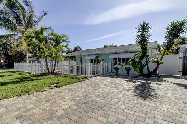 Building Photo - 1907 2nd St N