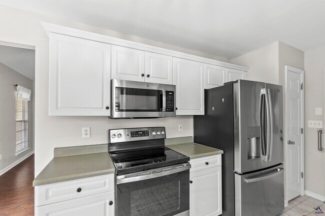 Building Photo - 324 Tyson Glen Dr