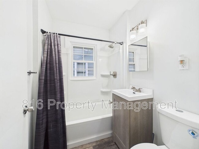 Building Photo - 5611 Olive St