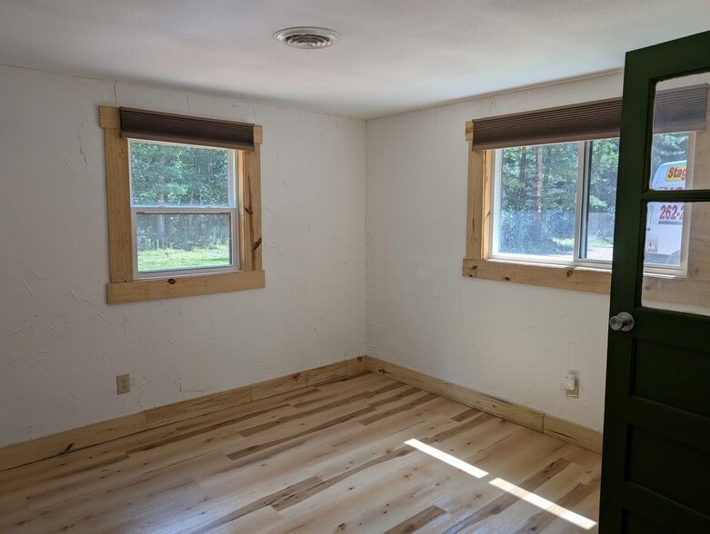 Building Photo - 1150 Dover Dr