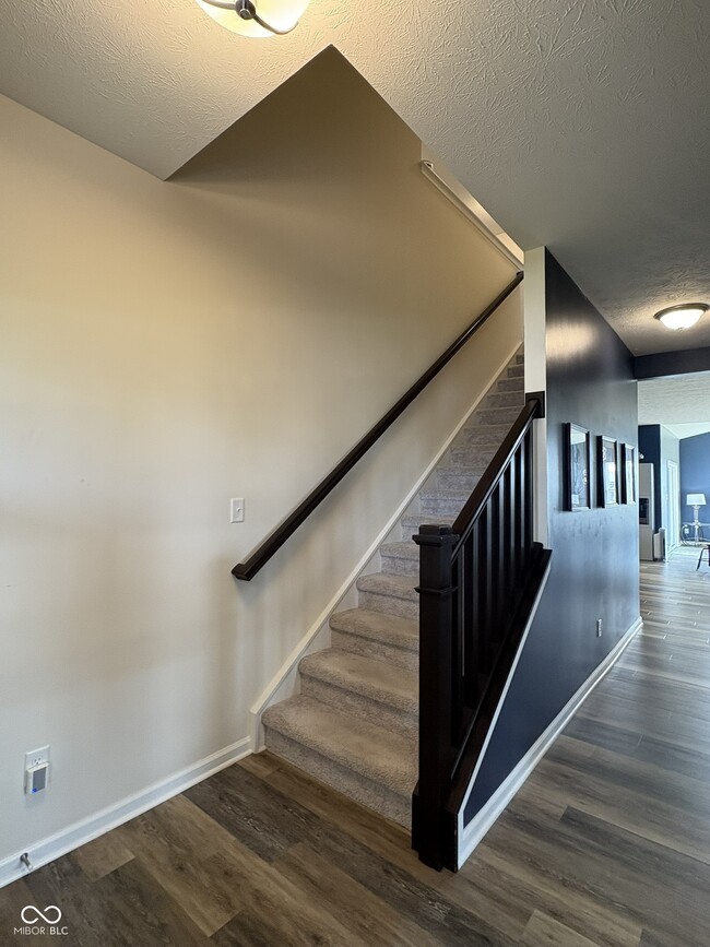 Building Photo - 6859 Manning Ct
