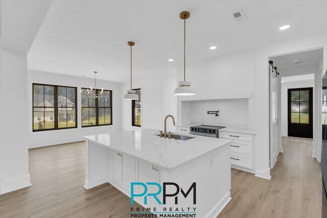 Building Photo - 938 Benchmark Dr