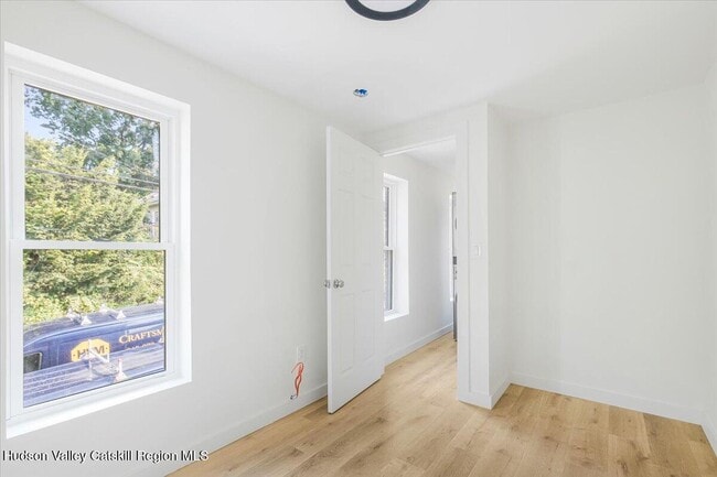 Building Photo - 9 Dubois St