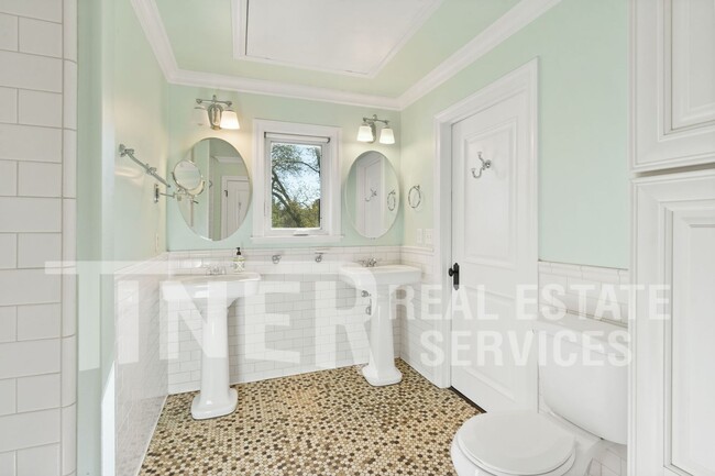 Building Photo - 4516 Sierra View Way