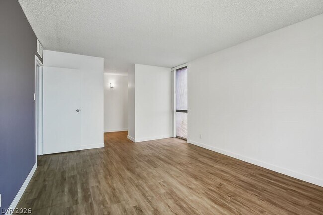 Building Photo - 3930 University Center Dr