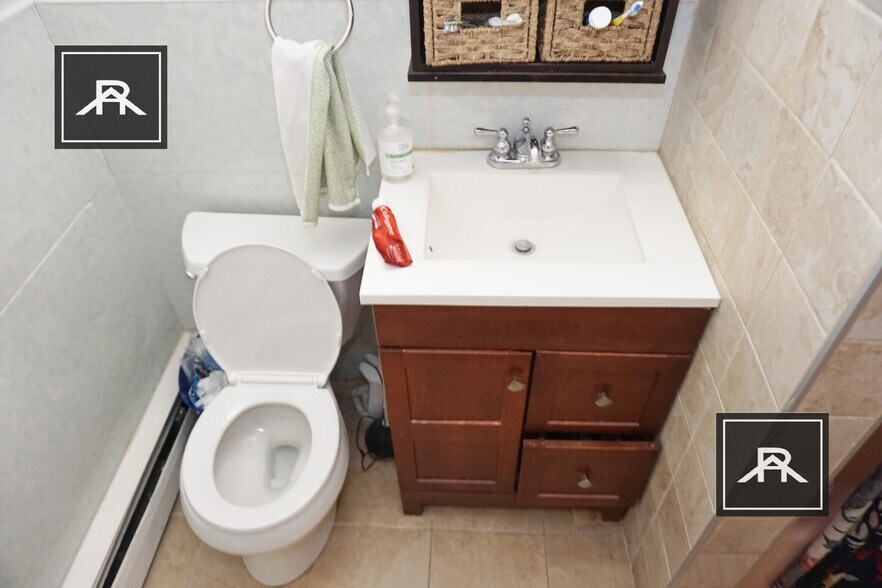 Building Photo - 11 Aberdeen St