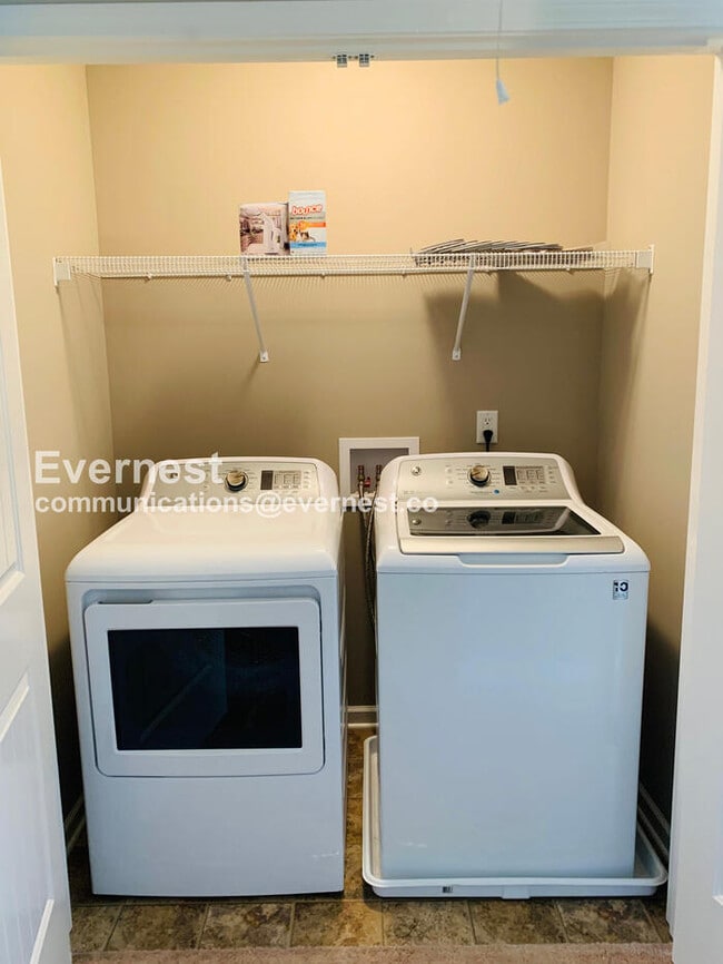 Building Photo - 4159 Saddlecreek Wy