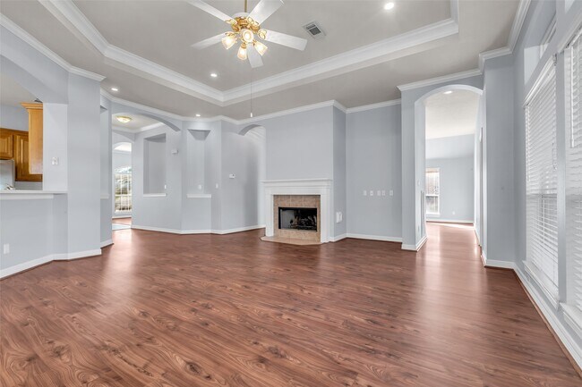 Building Photo - 35 W Pines Dr