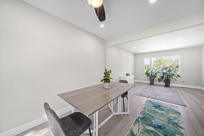 Building Photo - 299 Lombard Rd