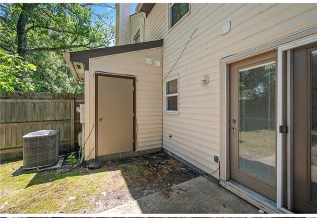 Building Photo - 2025 Allison Dr