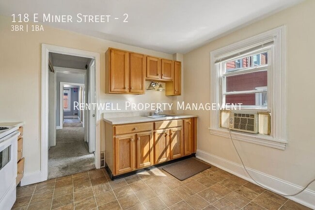 Building Photo - 118 E Miner St