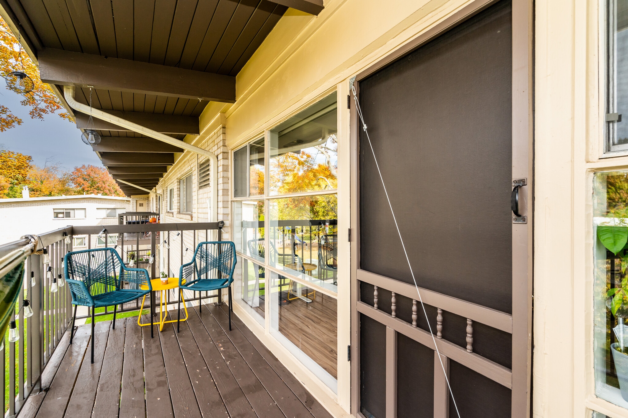 Building Photo - 4965 Americana Dr