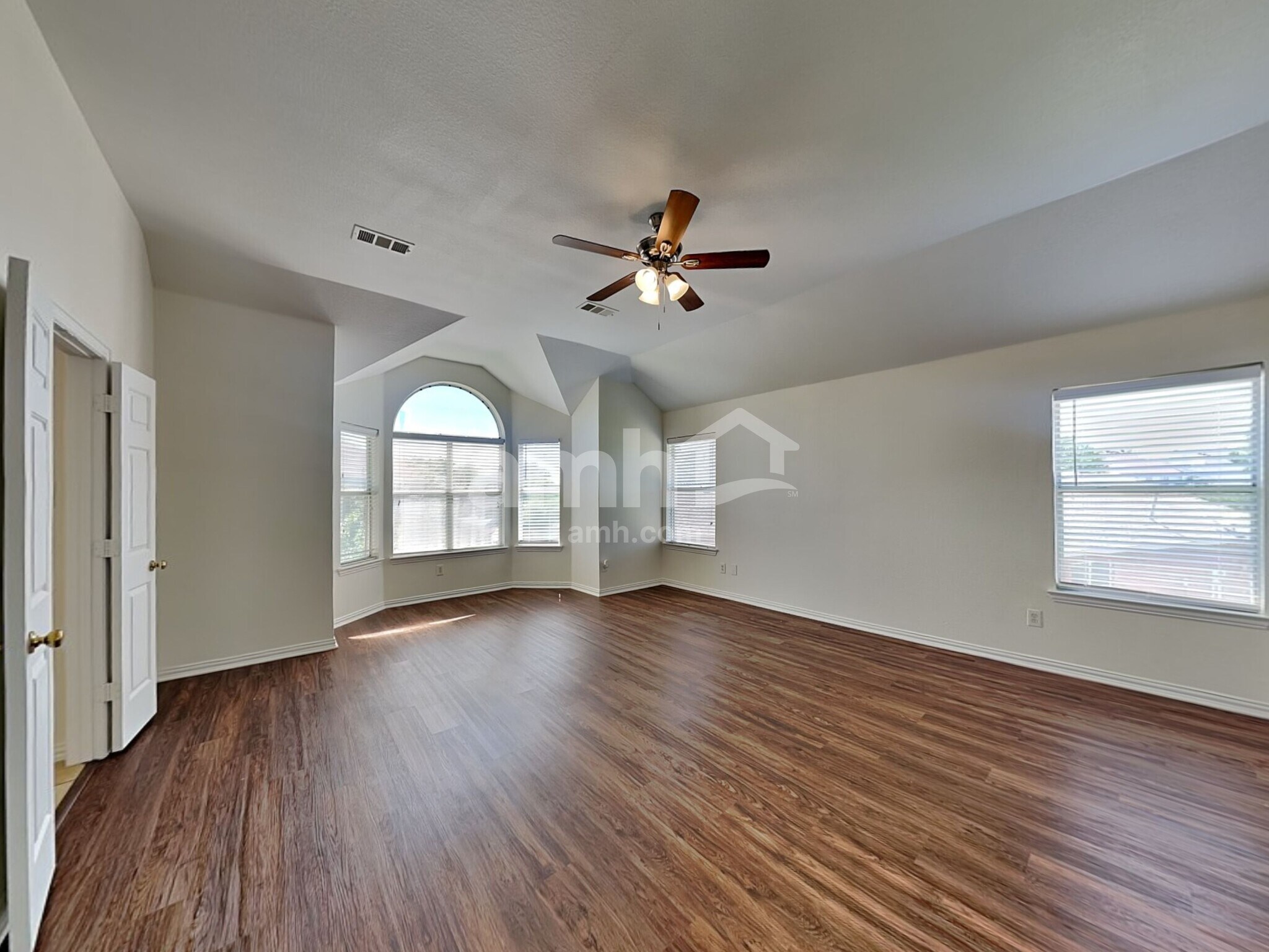 Building Photo - 2619 Hopkins Dr