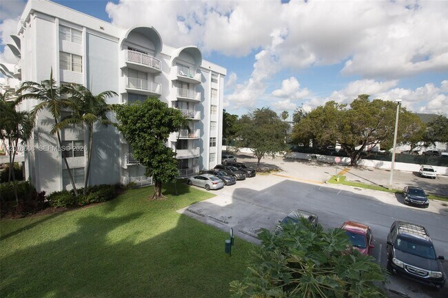 Building Photo - 486 NW 165th St