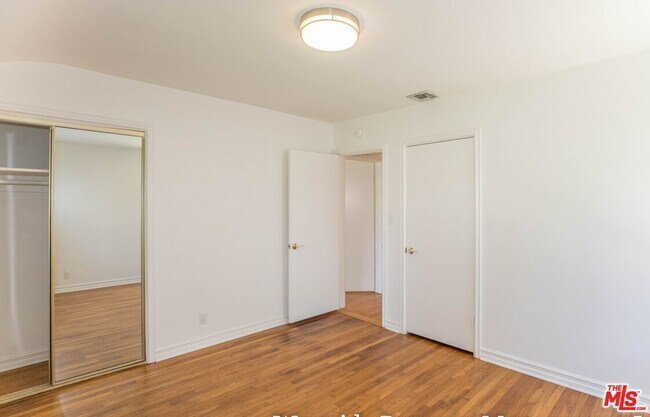 Building Photo - 12694 Montana Ave