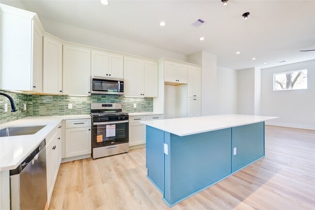 Building Photo - 1928 Gregg St