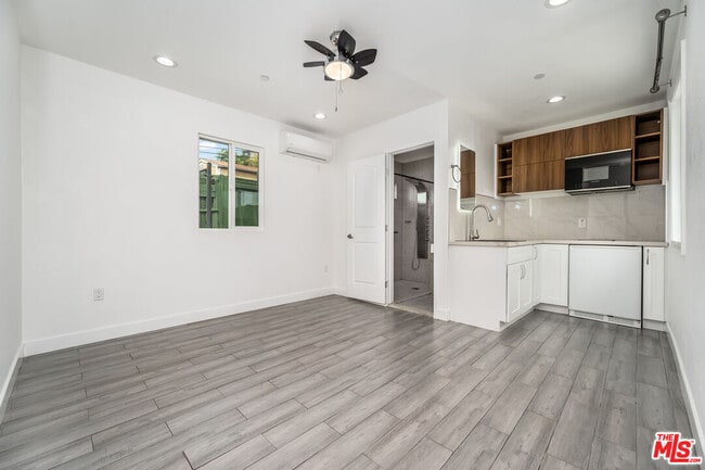 Building Photo - 4431 Lynnfield St