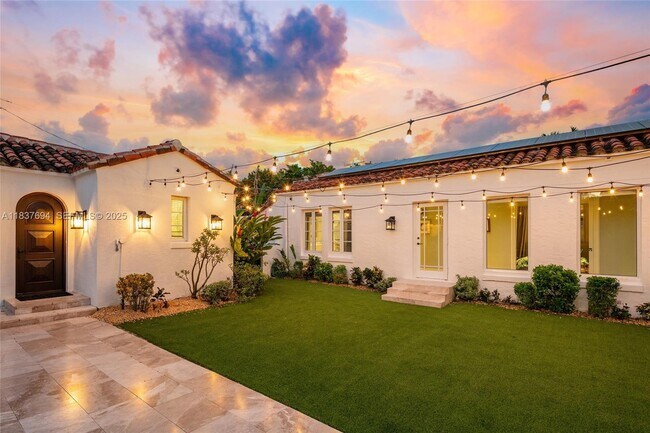 Building Photo - 113 NE 101st St