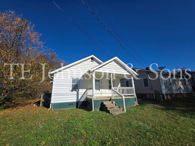 Primary Photo - Charming 2 Bedroom with Front Porch