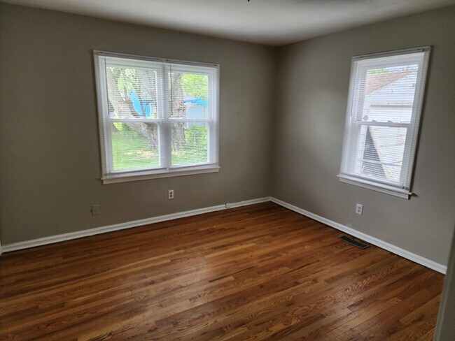 Building Photo - Charming 3 Bedroom Home in Indianapolis with Spacious Layout and Convenient Location!