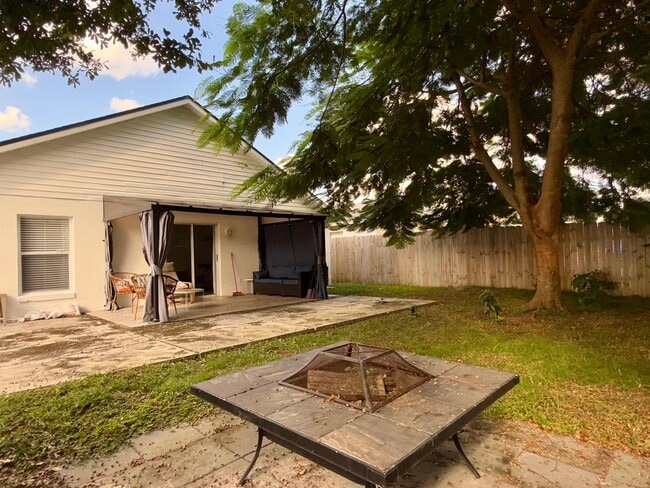 Building Photo - 6912 Long Needle Ct