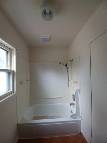 Building Photo - 235 W Hall St