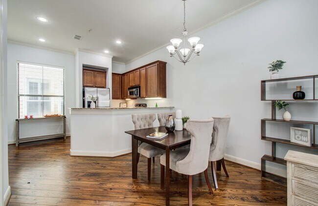 Building Photo - 202 McGowen St