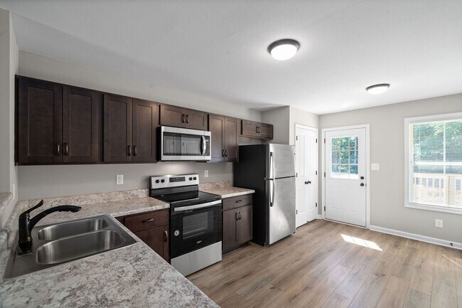 Building Photo - 299 Smithson Ln