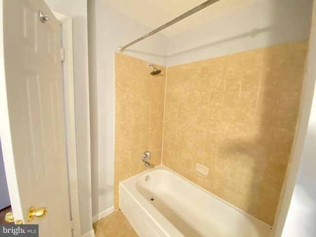 Building Photo - 9244 Sprucewood Rd