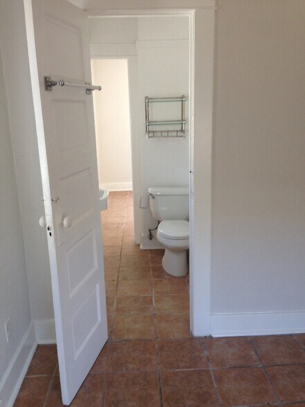 Building Photo - 1804 Bellevue Ave