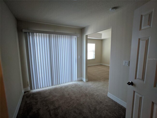 Building Photo - 2611 Amati Dr