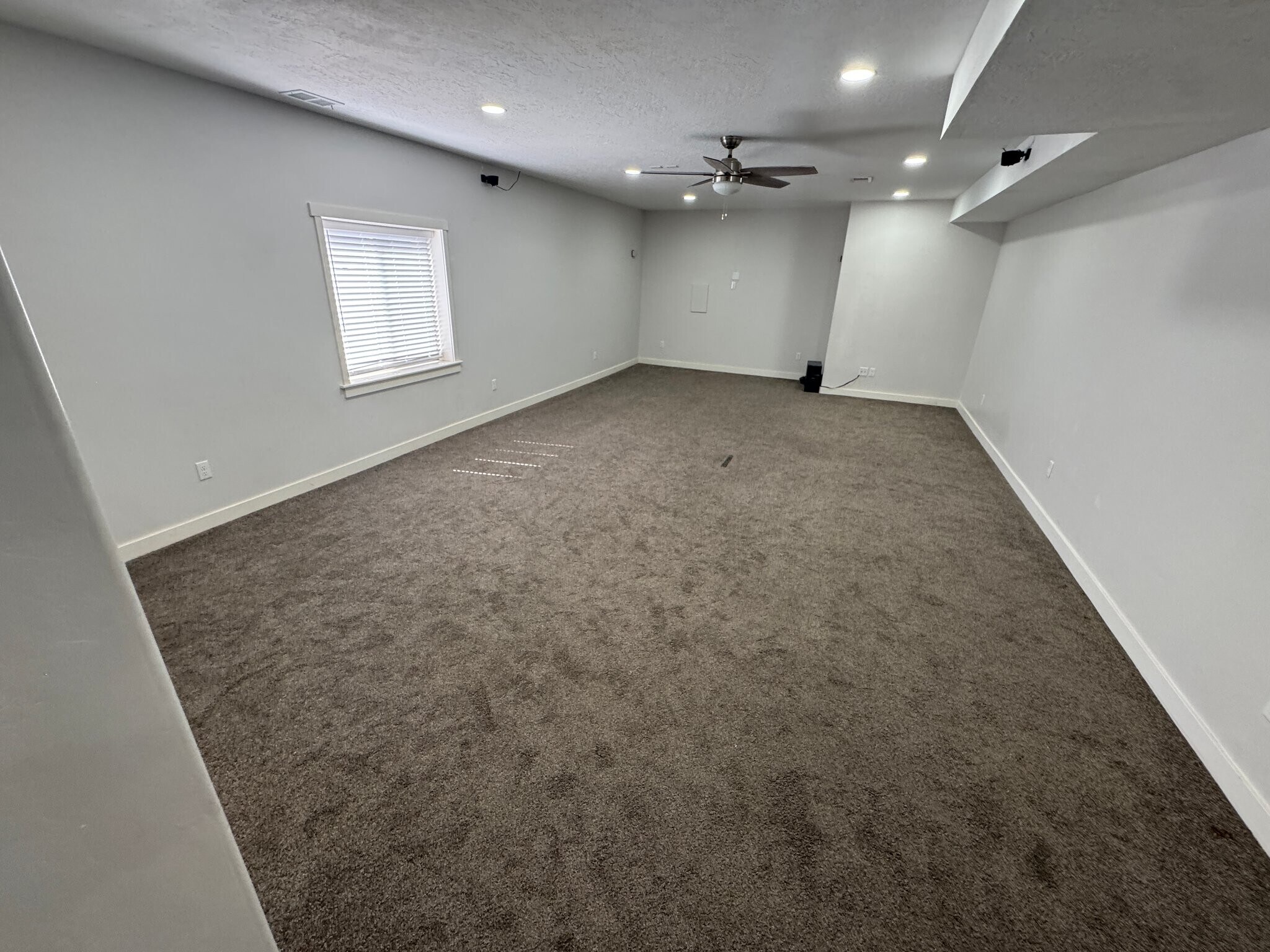 Building Photo - 1089 W 530 N