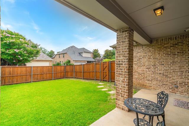 Building Photo - 2116 Chambers Dr