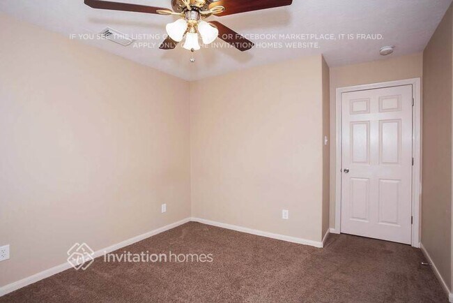 Building Photo - 12226 South Palm Lake Drive
