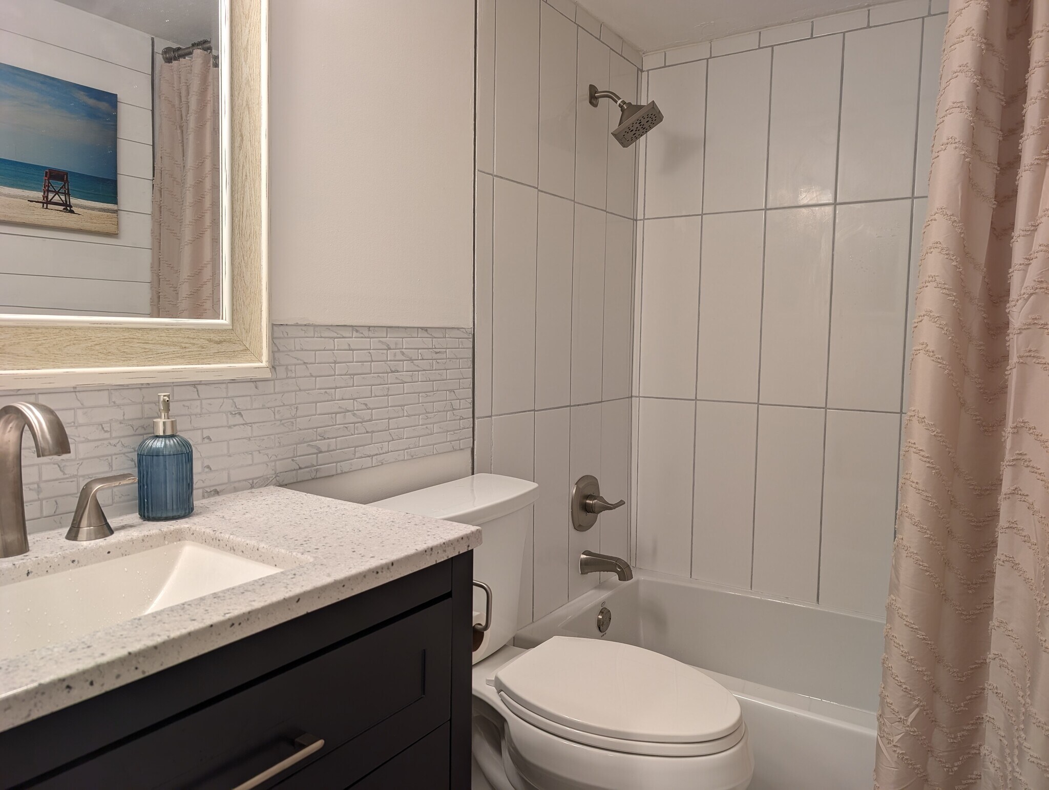 Downstairs Bathroom - 4440 Saxon Dr