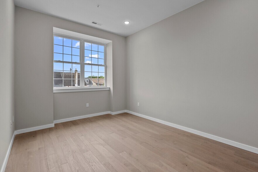 Building Photo - 418 Jefferson Ave