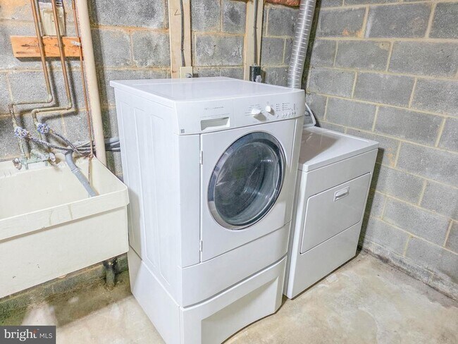 Building Photo - 18736 Pintail Ln